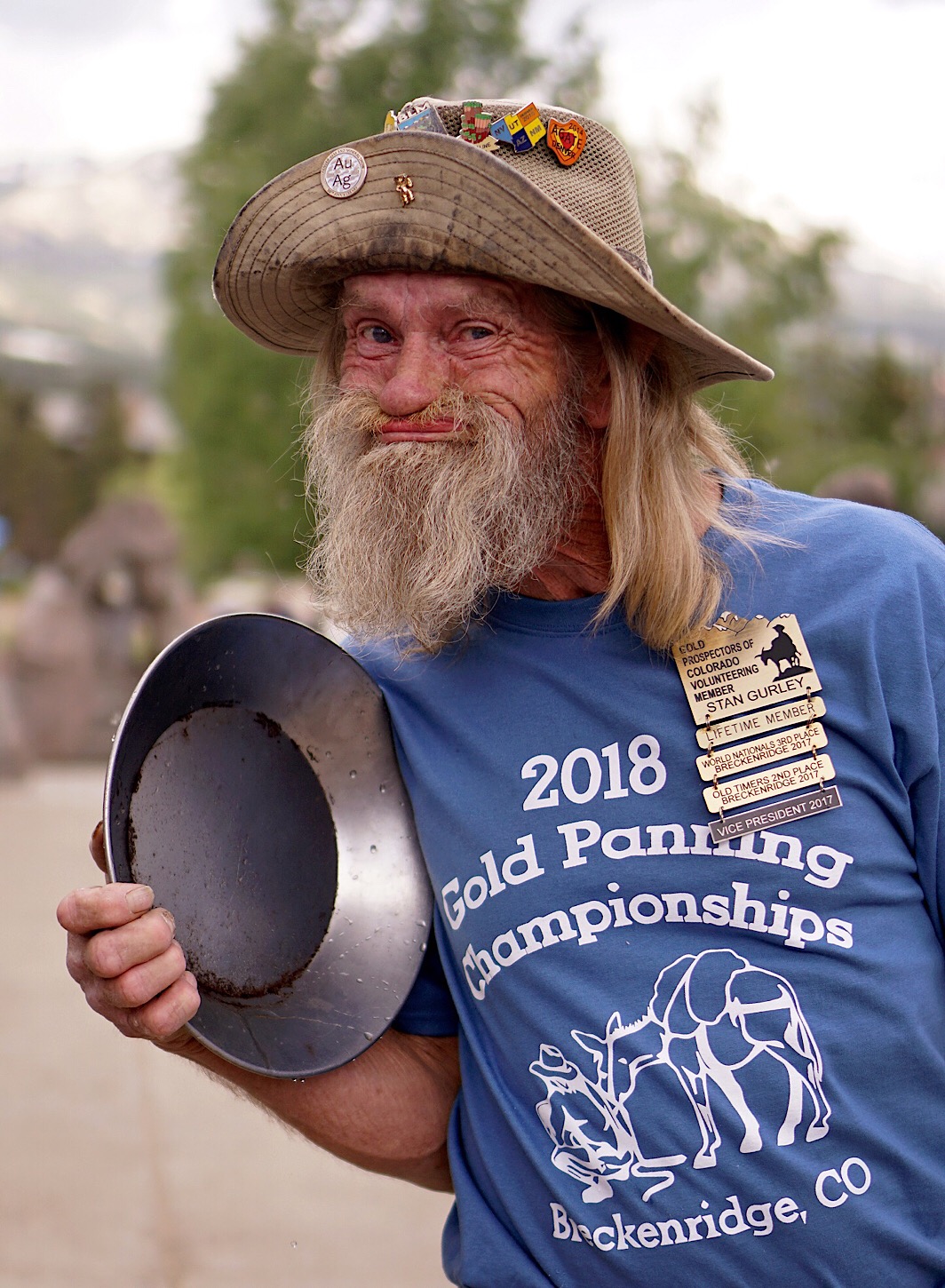 Alter Haudegen beim Gold Panning Championship