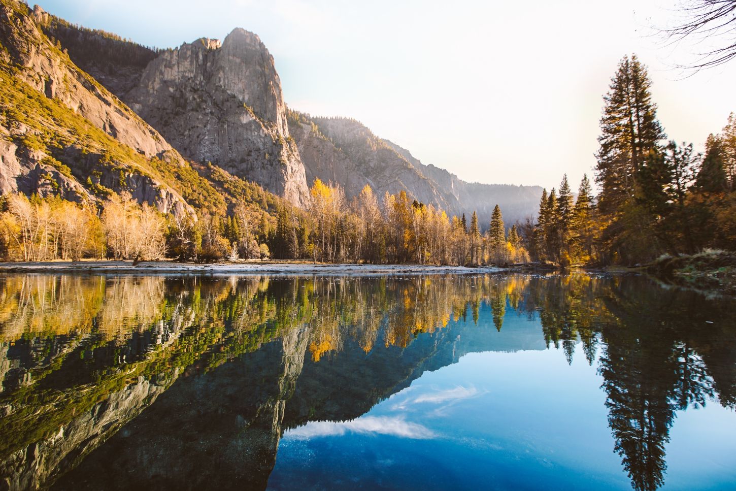 Die Natur im Yosemite N.P. ist vielfältig - auch Seen gibt es dort