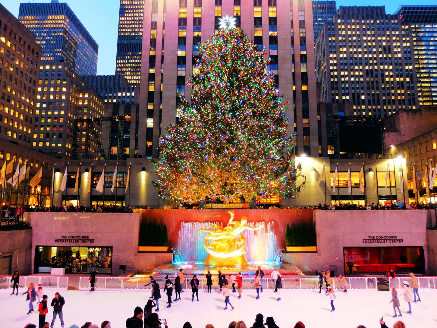 Die wohl berühmteste Eislauffläche der Welt am Rockefeller Center