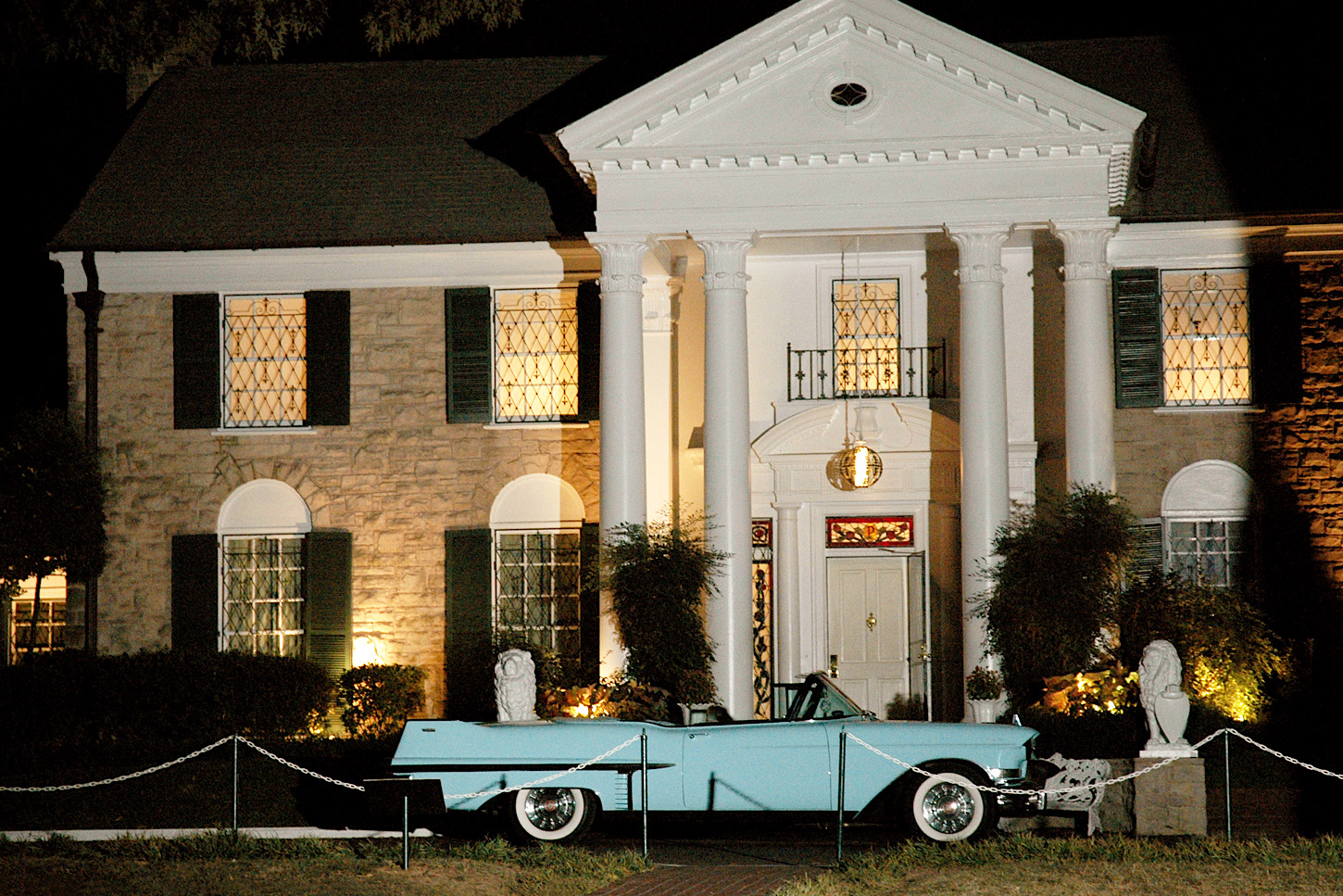 Elvis Presleys Villa Graceland in Memphis, Tennessee 
