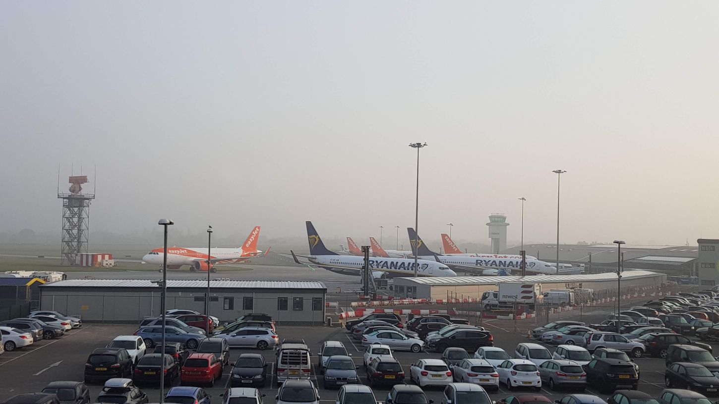 Parken am Flughafen - es gibt viele Möglicheiten