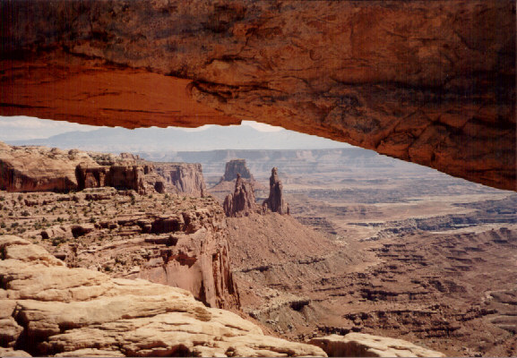 Blick durch den Mesa Arch Blick durch den Mesa Arch