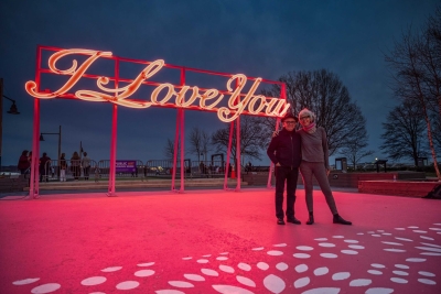 Die Installation mit dem Künstlerehepaar Rosario Marquardt und Roberto Behar