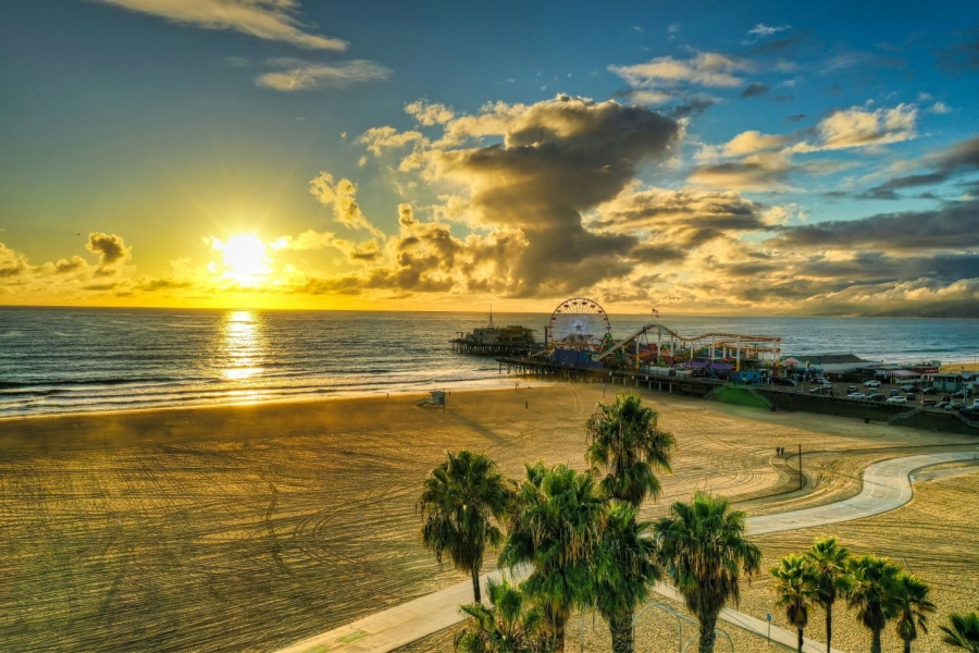 Blick auf den Strand und den Santa Monica Pier
