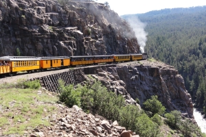 Mit dem Dampfzug durch die malerische Landschaft Colorados