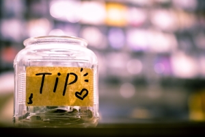 Ein typischer Anblick auf vielen Bartresen: &quot;Tip-Jar&quot;