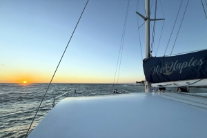 Auf den Weg in den Sonnenuntergang - gleich werden die Segel gesetzt